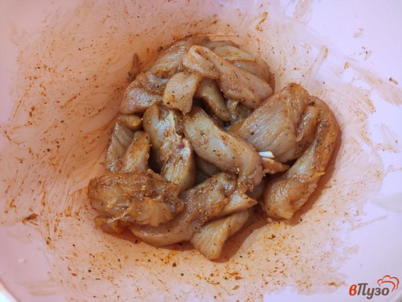 Фото приготовление рецепта: Куриное филе в кунжутной панировке в духовке шаг №3