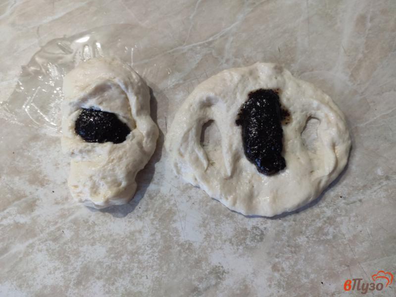 Фото приготовление рецепта: Пирожки из творожного дрожжевого теста с маковой начинкой шаг №8