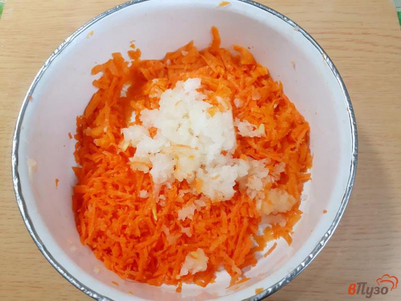 Фото приготовление рецепта: Оладьи из тыквы с морковью шаг №3