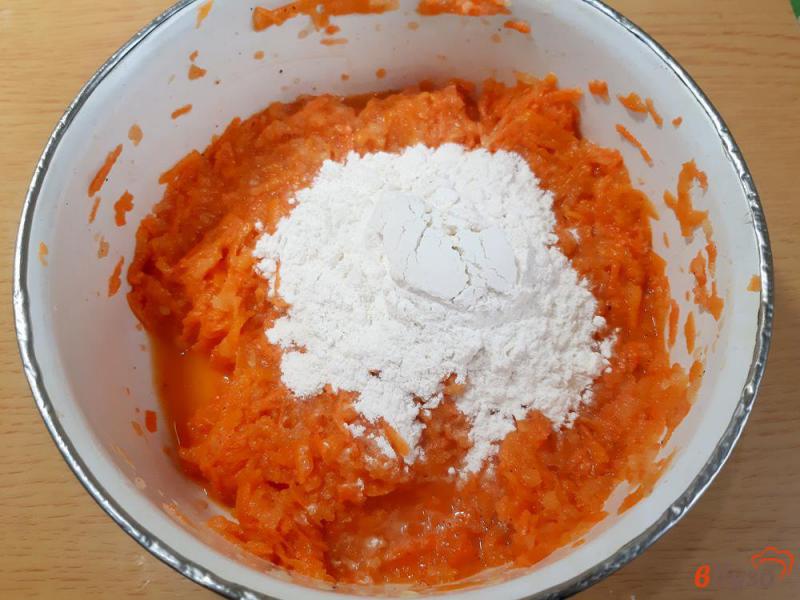 Фото приготовление рецепта: Оладьи из тыквы с морковью шаг №5
