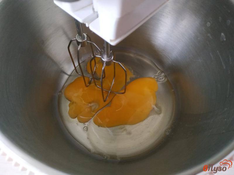 Фото приготовление рецепта: Шарлотка на сгущеном молоке шаг №1