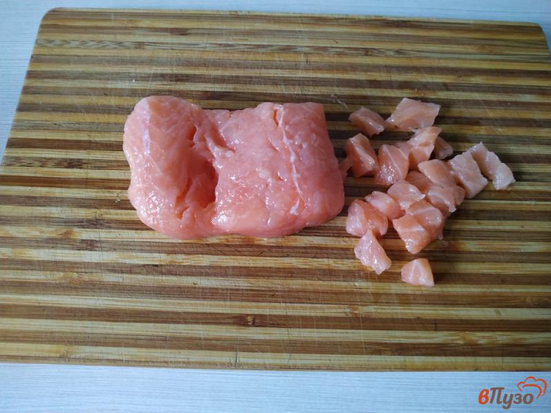 Фото приготовление рецепта: Шуба со слабосоленым лососем шаг №2
