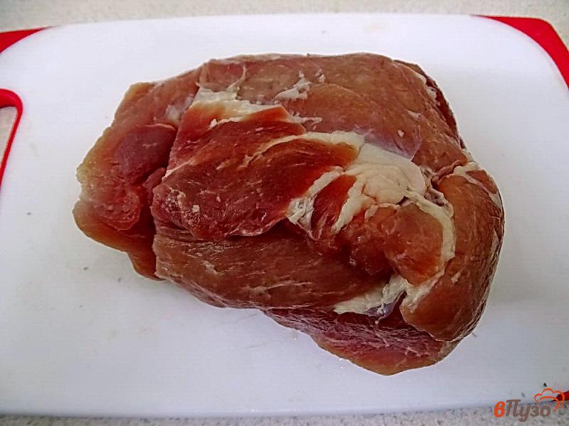 Фото приготовление рецепта: Свинина томлённая с овощами и фасолью шаг №1