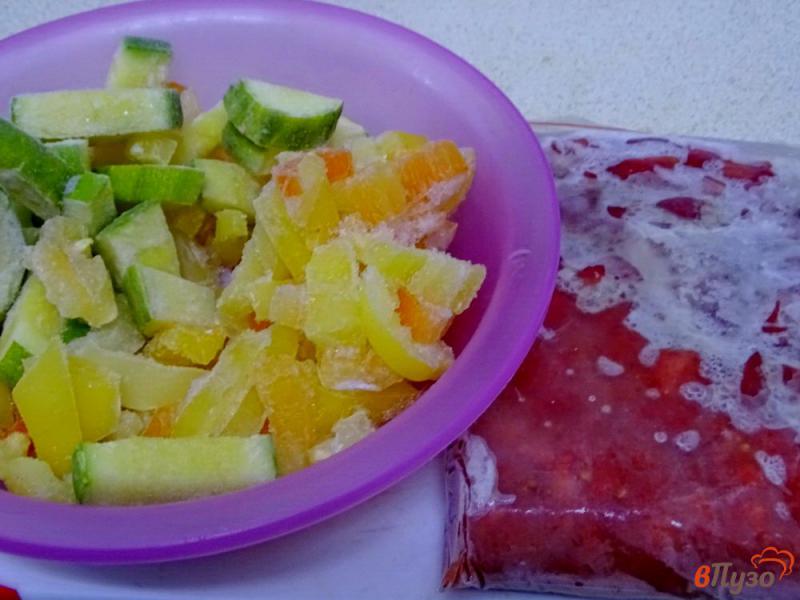 Фото приготовление рецепта: Свинина томлённая с овощами и фасолью шаг №7