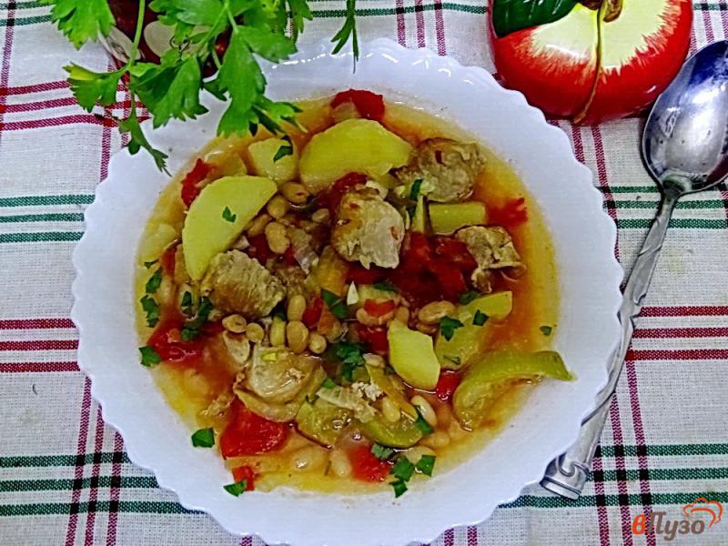 Фото приготовление рецепта: Свинина томлённая с овощами и фасолью шаг №13