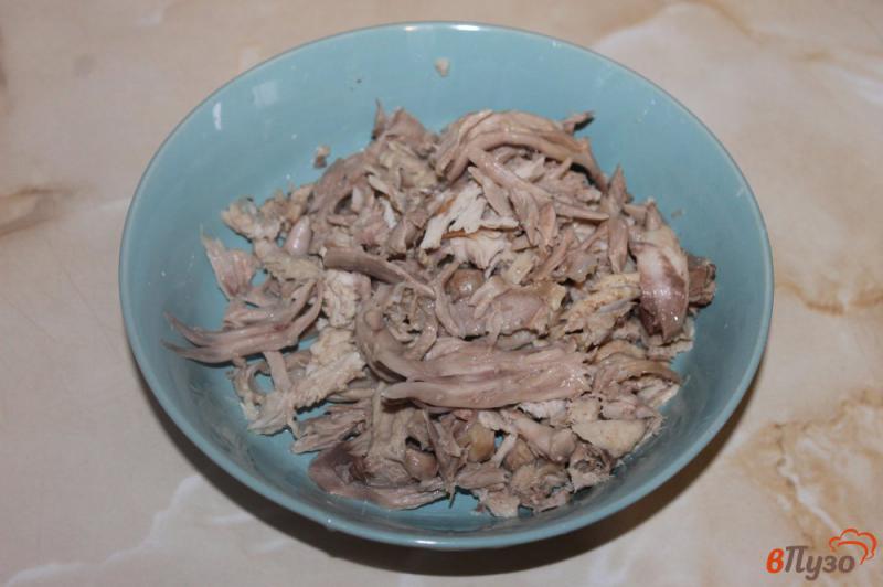 Фото приготовление рецепта: Куриный бульон в заморозку с мясом шаг №5
