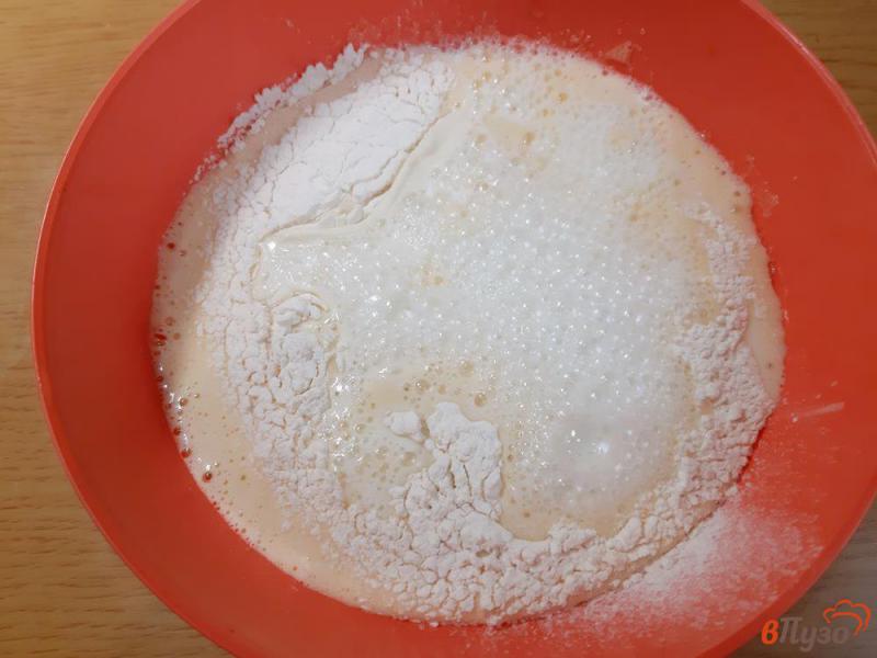 Фото приготовление рецепта: Кексы ванильные на кефире и сметане шаг №5