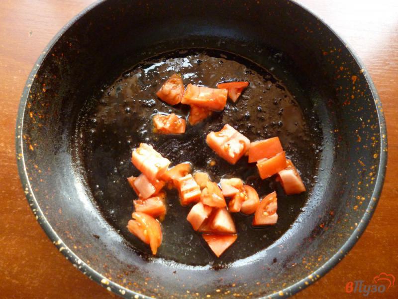 Фото приготовление рецепта: Омлет в лаваше с помидорами и сыром шаг №1