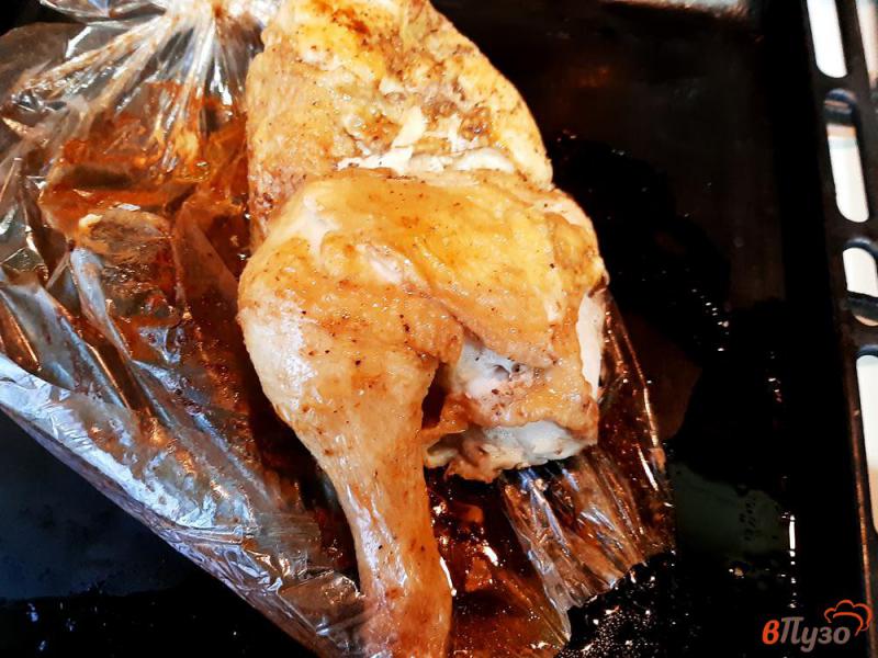 Фото приготовление рецепта: Курица в рукаве шаг №4