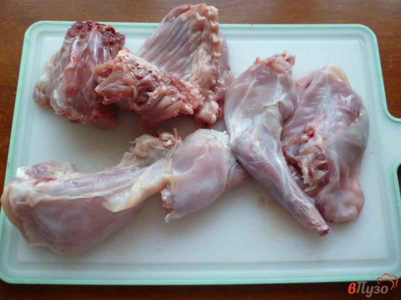 Фото приготовление рецепта: Кролик с картофелем в горшочках шаг №1