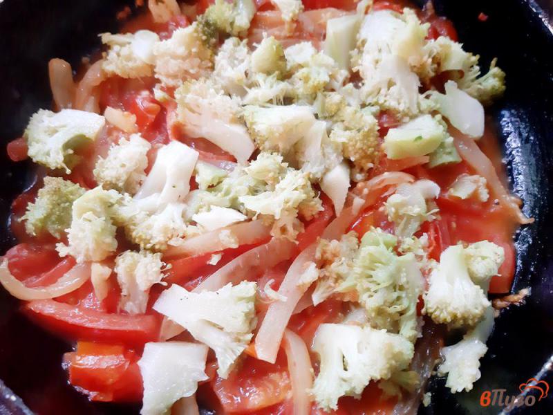Фото приготовление рецепта: Запеканка овощная с брокколи и сыром шаг №4