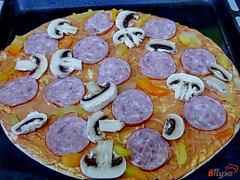 Фото приготовление рецепта: Пицца на лаваше шаг №6