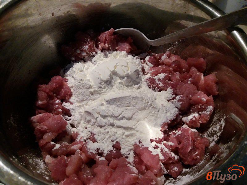 Фото приготовление рецепта: Рубленные котлеты из свинины шаг №5