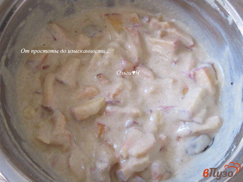 Фото приготовление рецепта: Рисово-овсяные оладьи с персиками шаг №4