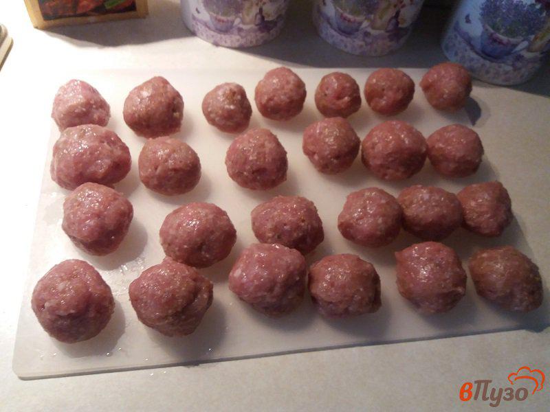 Фото приготовление рецепта: Тефтели из говядины в томатном соусе шаг №1