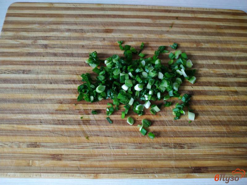 Фото приготовление рецепта: Оладьи из цветной капусты с плавленным сыром шаг №6