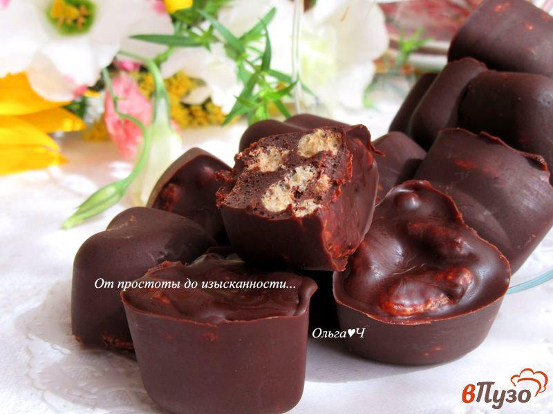 Фото приготовление рецепта: Шоколадные конфеты с хрустящими шариками шаг №6