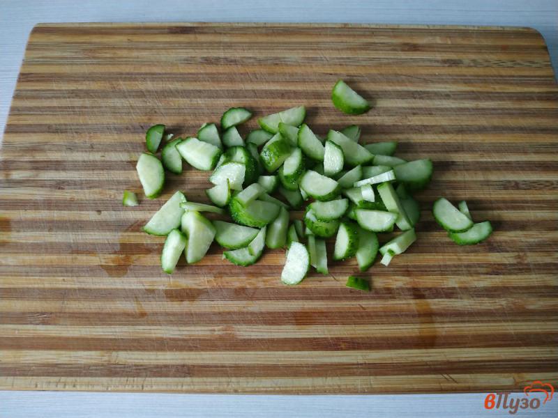 Фото приготовление рецепта: Салат из краснокачанной капусты огурцов и помидоров шаг №1