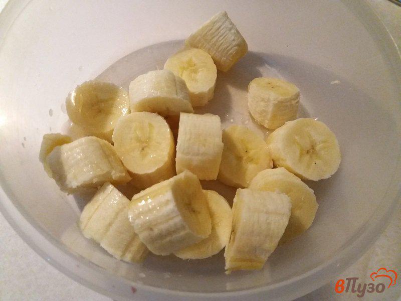 Фото приготовление рецепта: Банановые оладушки шаг №5