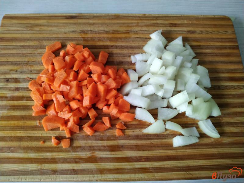 Фото приготовление рецепта: Картофель тушёный с фасолью шаг №1