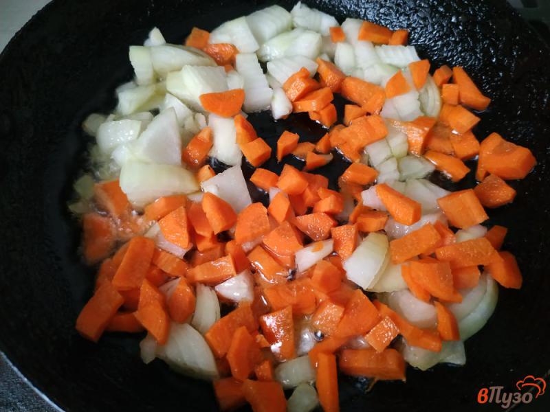 Фото приготовление рецепта: Картофель тушёный с фасолью шаг №2