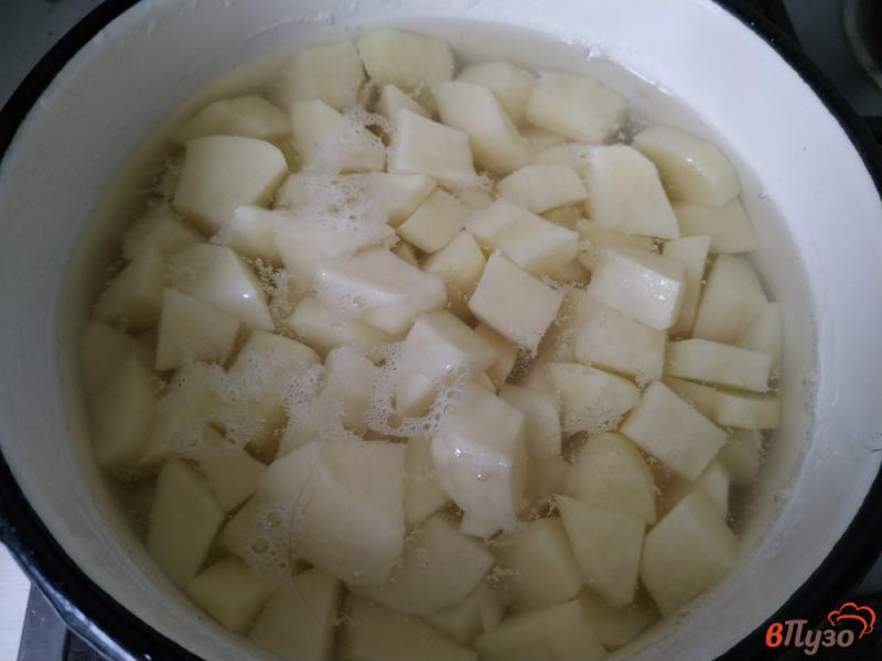 Фото приготовление рецепта: Картофель тушёный с фасолью шаг №5