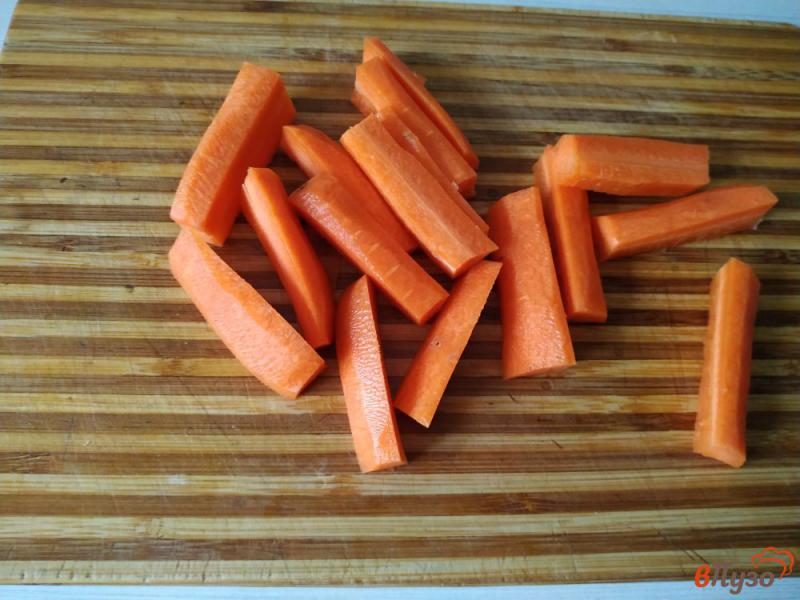 Фото приготовление рецепта: Курица запечённая с цветной капустой и морковью шаг №5