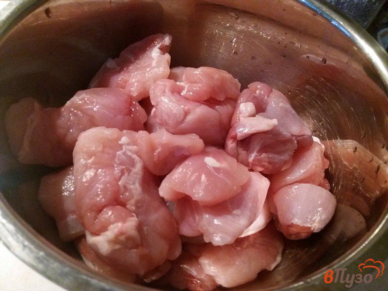 Фото приготовление рецепта: Тушеное мясо кролика в сметанном соусе шаг №1