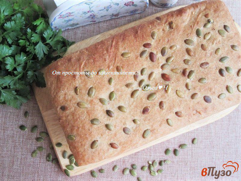 Фото приготовление рецепта: Пшенично-ржаной хлеб с тыквенными семечками шаг №7