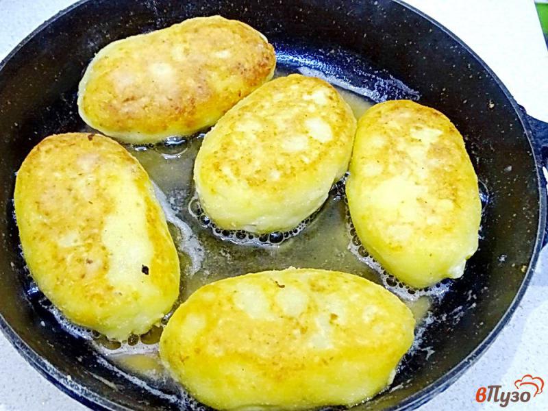 Фото приготовление рецепта: Картофельные зразы с куриной печенью шаг №10