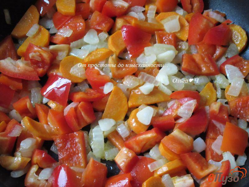 Фото приготовление рецепта: Минтай с овощами в сковороде шаг №1