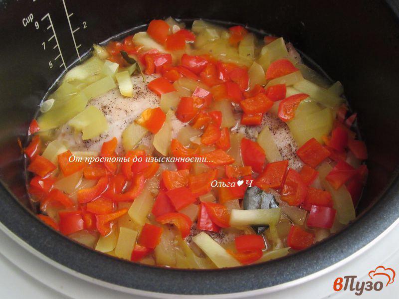 Фото приготовление рецепта: Курица с летними овощами (в мультиварке) шаг №3