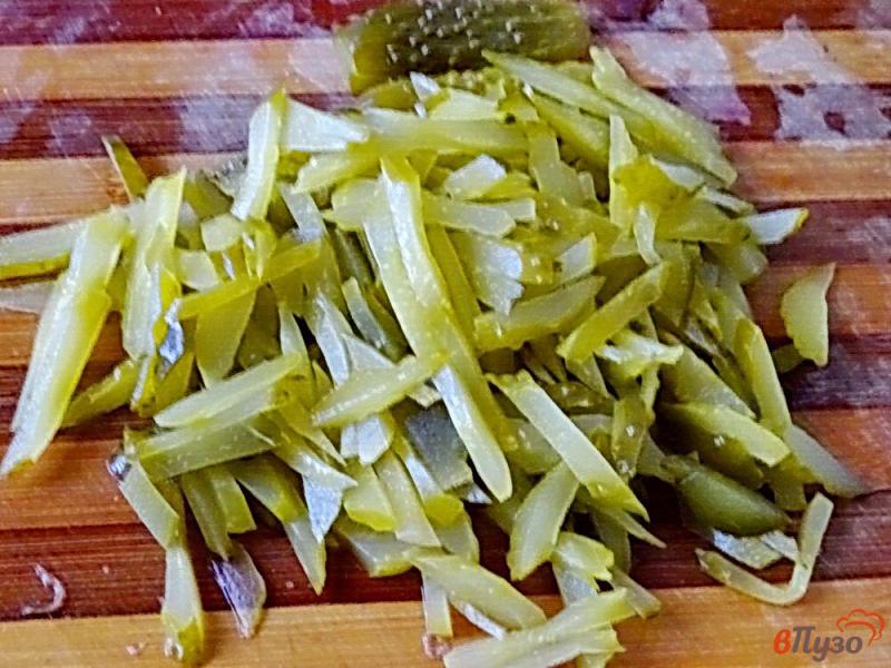 Фото приготовление рецепта: Салат из свеклы и огурца шаг №3