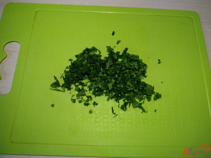 Фото приготовление рецепта: Пельмени из филе индейки с зеленью впрок шаг №6