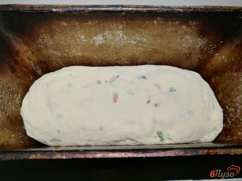 Фото приготовление рецепта: Хлеб с ветчиной сыром и зеленью шаг №8