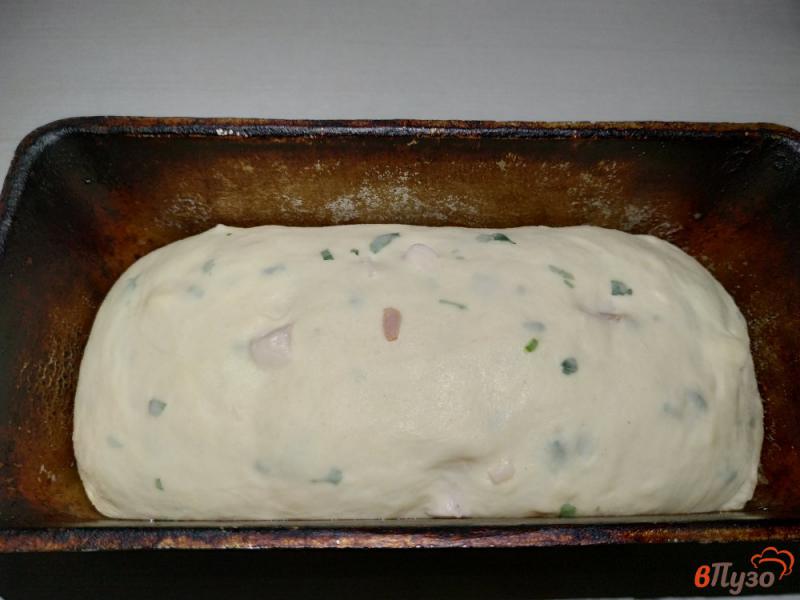 Фото приготовление рецепта: Хлеб с ветчиной сыром и зеленью шаг №9