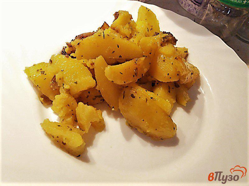 Фото приготовление рецепта: Запеченный картофель в мультиварке на утином жире шаг №6