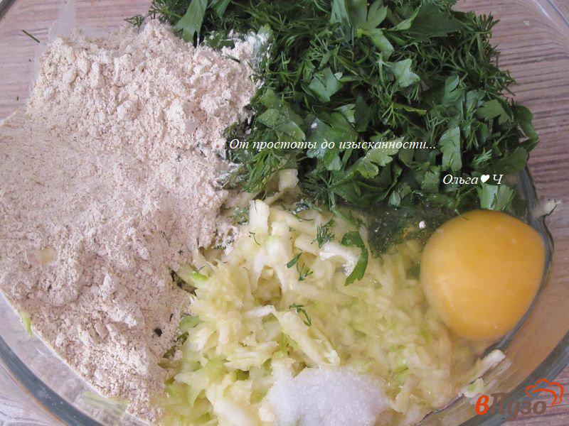 Фото приготовление рецепта: Цельнозерновые оладьи из кабачков шаг №1