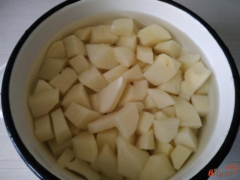 Фото приготовление рецепта: Тушёный картофель с печенью шаг №1
