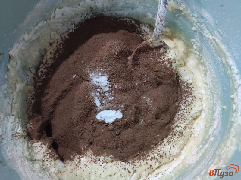 Фото приготовление рецепта: Шоколадные фонданы на сметане шаг №6