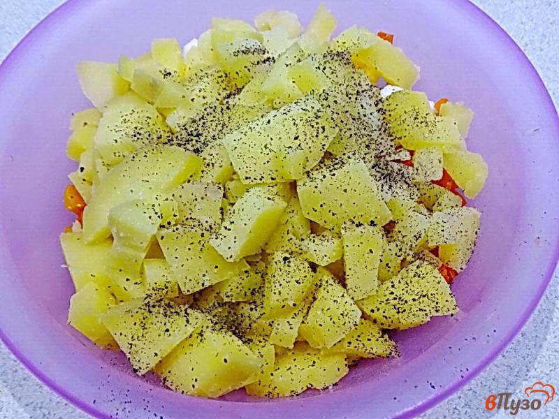 Фото приготовление рецепта: Салат картофельный с сельдью шаг №5