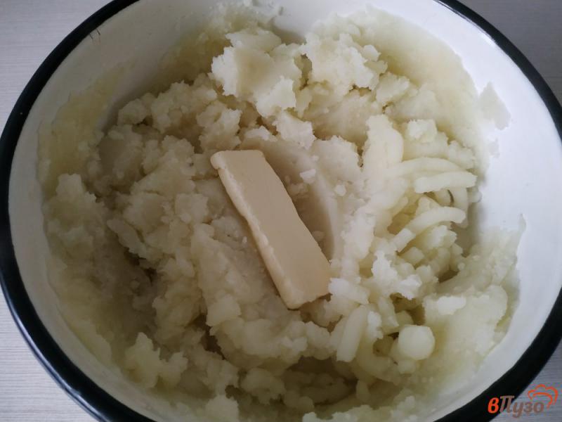 Фото приготовление рецепта: Картофельное пюре с яйцом и укропом шаг №5