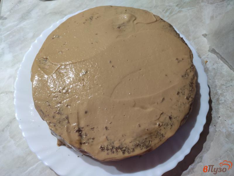 Фото приготовление рецепта: Шоколадный торт с кремом из вареной сгущенки шаг №10