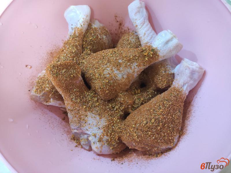 Фото приготовление рецепта: Куриные голени запечённые в сухом маринаде шаг №2