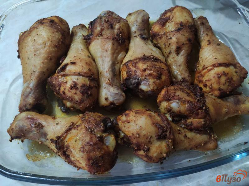 Фото приготовление рецепта: Куриные голени запечённые в сухом маринаде шаг №5