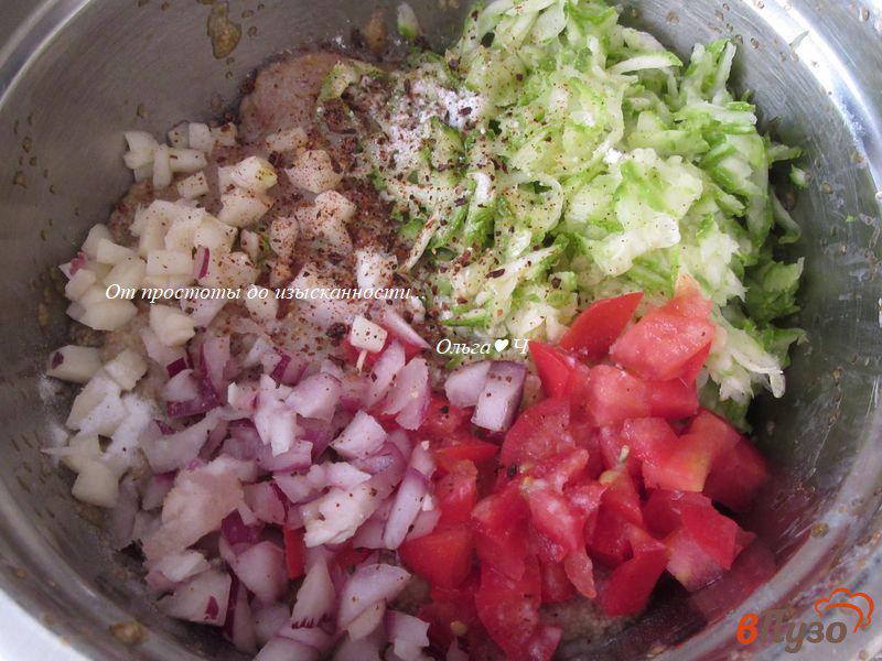 Фото приготовление рецепта: Котлеты из икры сазана с кабачком и помидором шаг №1