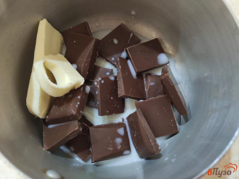 Фото приготовление рецепта: Кокосовые конфеты в шоколаде шаг №7