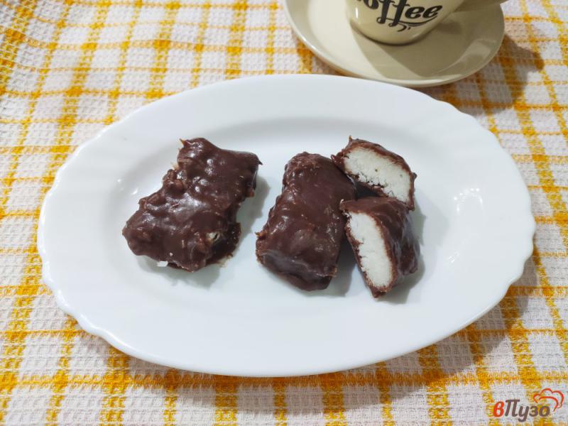 Фото приготовление рецепта: Кокосовые конфеты в шоколаде шаг №12