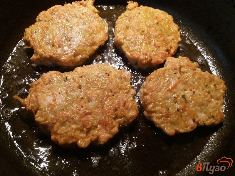 Фото приготовление рецепта: Рубленные котлеты из куриного филе с картофелем шаг №9