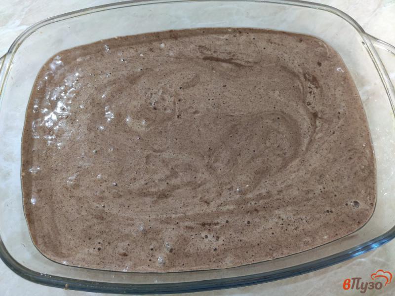 Фото приготовление рецепта: Шоколадный пирог с заварным кремом шаг №4